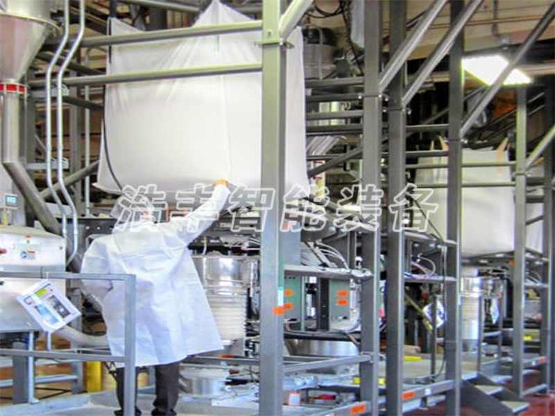 膨潤土、芒硝行業噸袋拆包機應用現場